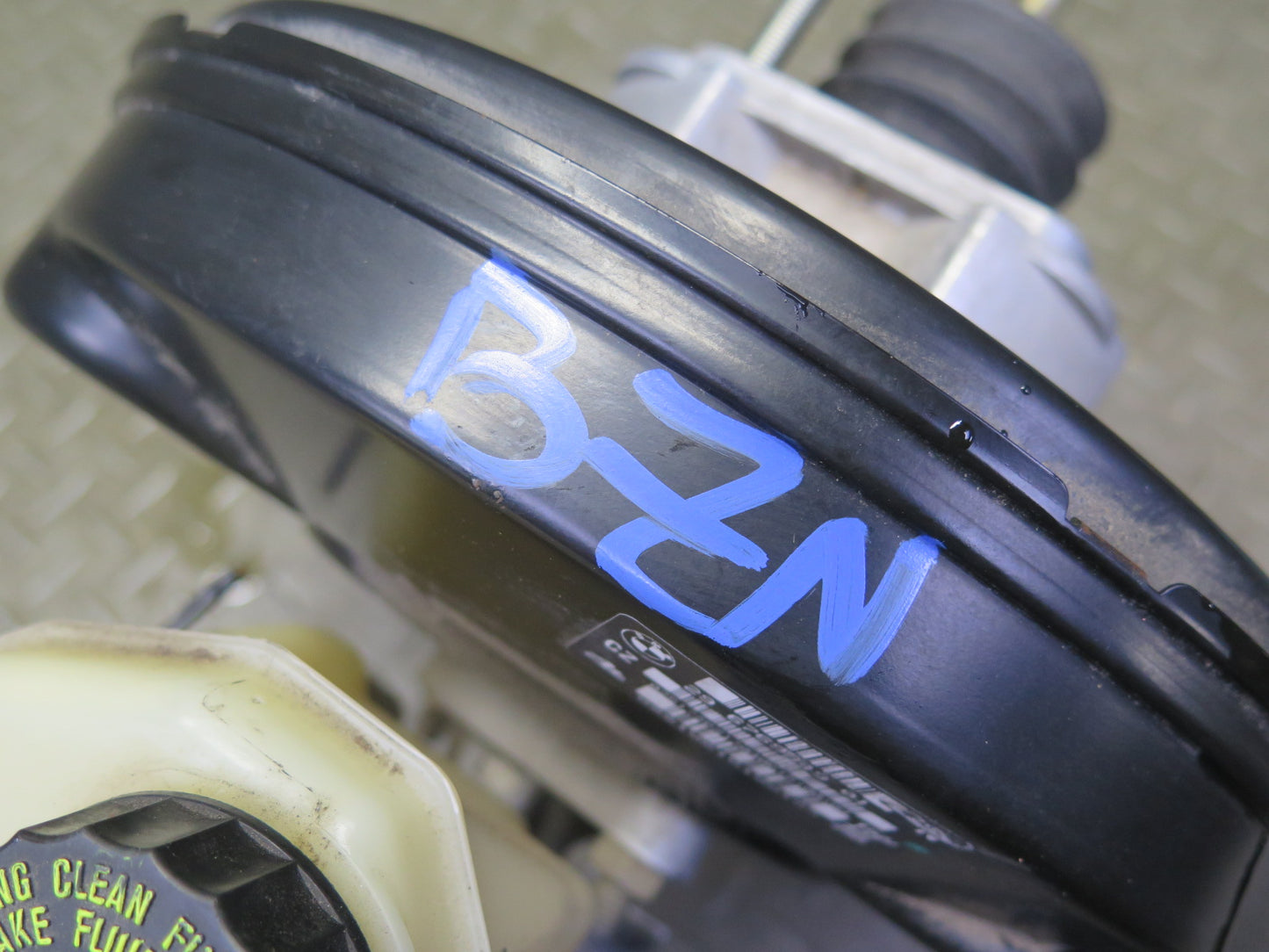 03-06 BMW E86 E85 Z4 Brake Master Cylinder Booster Fluid Reservoir Tank OEM