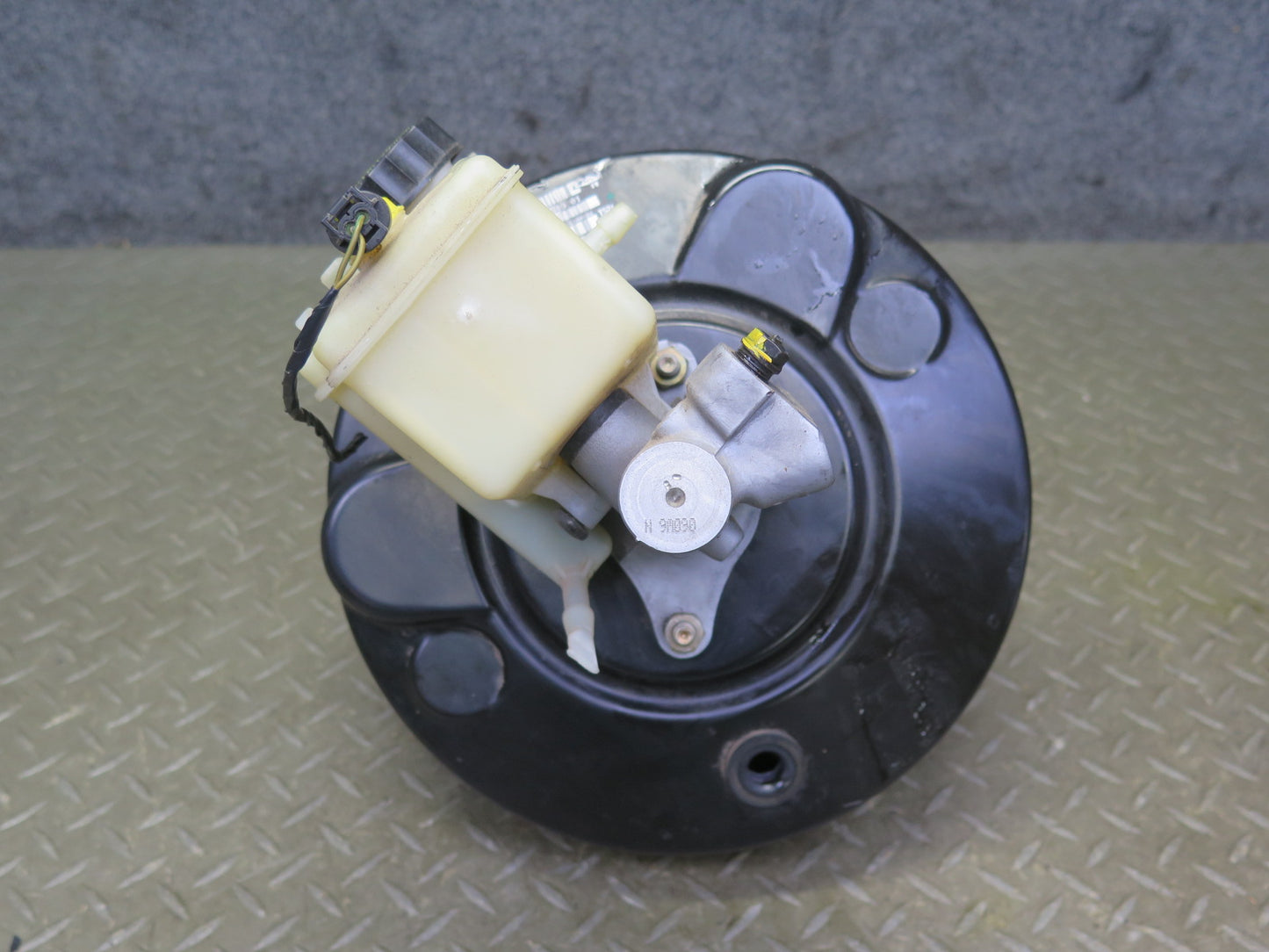 03-06 BMW E86 E85 Z4 Brake Master Cylinder Booster Fluid Reservoir Tank OEM