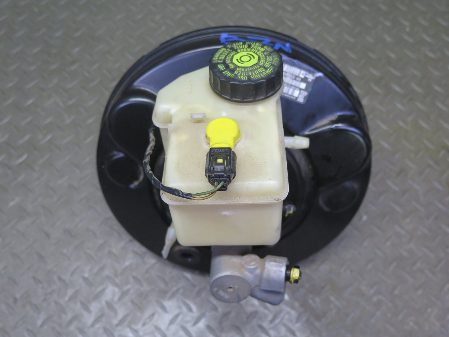 03-06 BMW E86 E85 Z4 Brake Master Cylinder Booster Fluid Reservoir Tank OEM