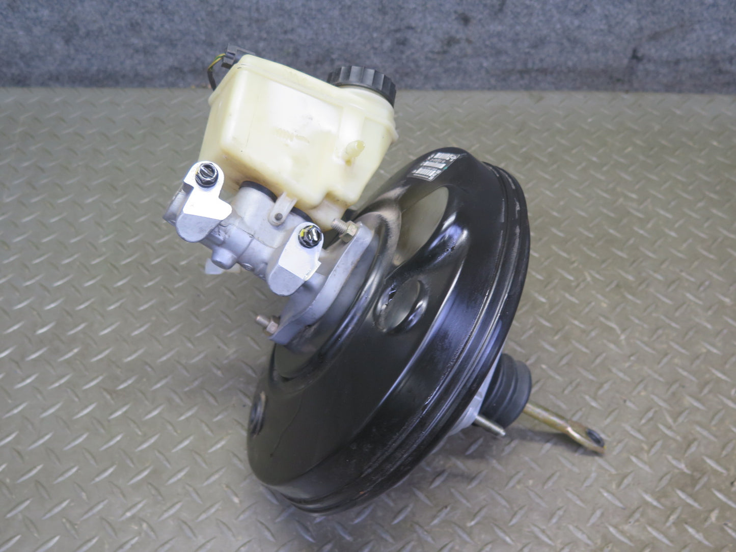 03-06 BMW E86 E85 Z4 Brake Master Cylinder Booster Fluid Reservoir Tank OEM