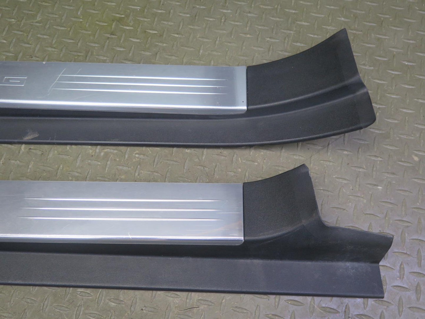 07-08 Mercedes R230 SL55 AMG Set of 2 Door Outer Scuff Sill Plate Trim Set OEM