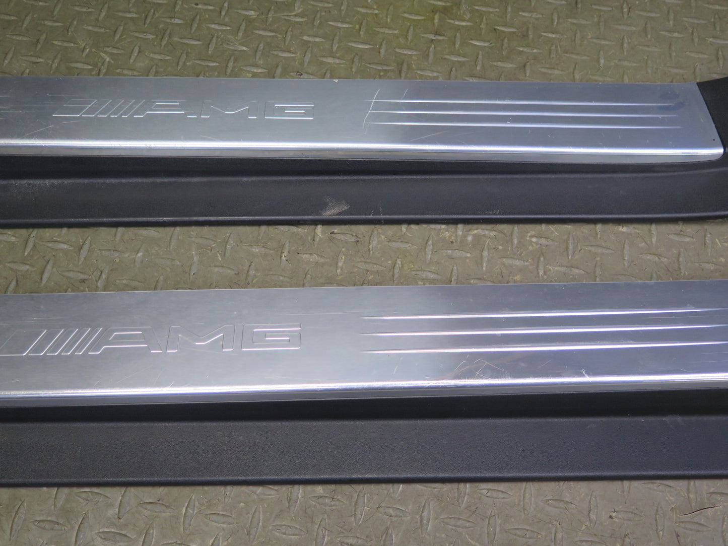 07-08 Mercedes R230 SL55 AMG Set of 2 Door Outer Scuff Sill Plate Trim Set OEM
