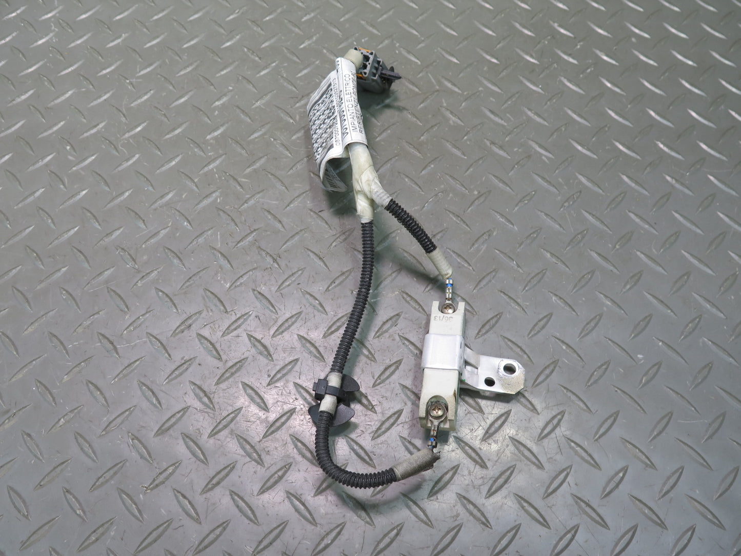 2014-2020 Maserati Ghibli M157 Rear Antenna Wiring Harness Resistor Cable