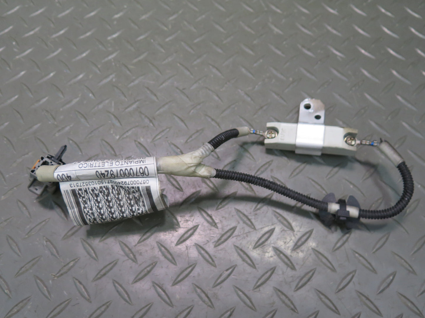 2014-2020 Maserati Ghibli M157 Rear Antenna Wiring Harness Resistor Cable