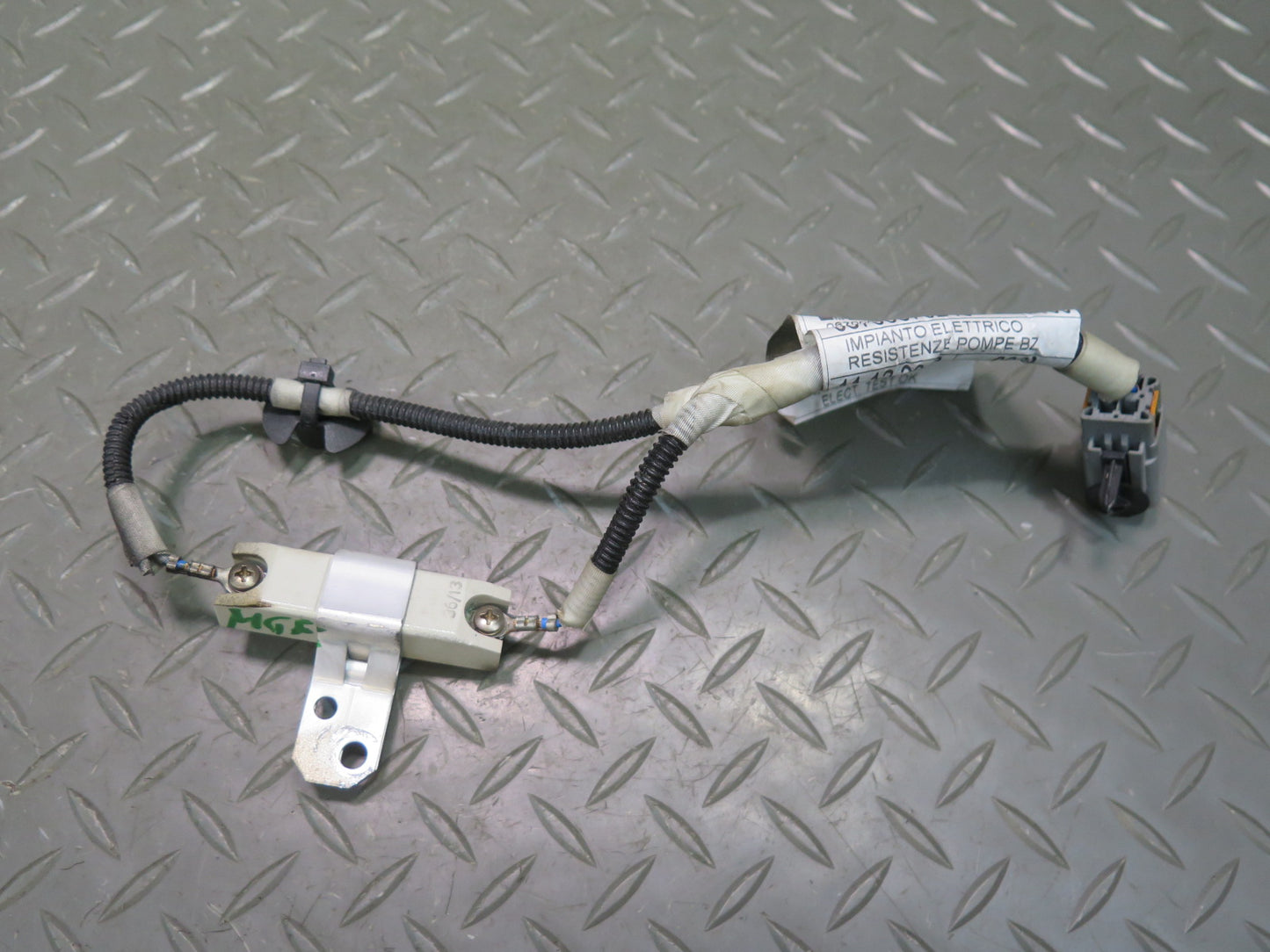 2014-2020 Maserati Ghibli M157 Rear Antenna Wiring Harness Resistor Cable