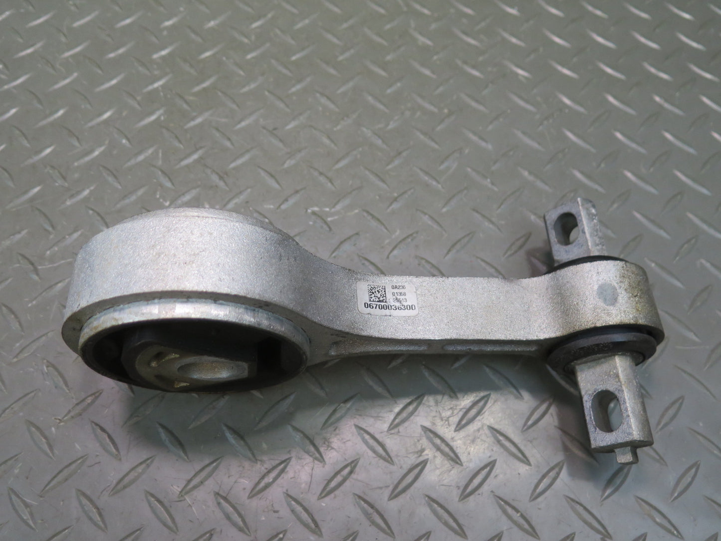 2014-2020 Maserati Ghibli M157 SQ4 3.0L Engine Motor Right Mount Torque Link Rod