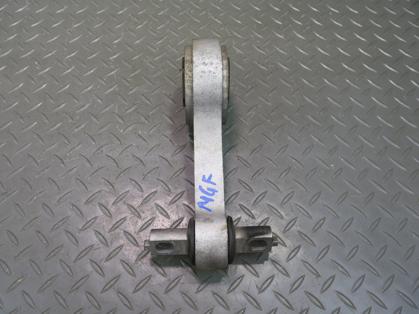 2014-2020 Maserati Ghibli M157 SQ4 3.0L Engine Motor Right Mount Torque Link Rod