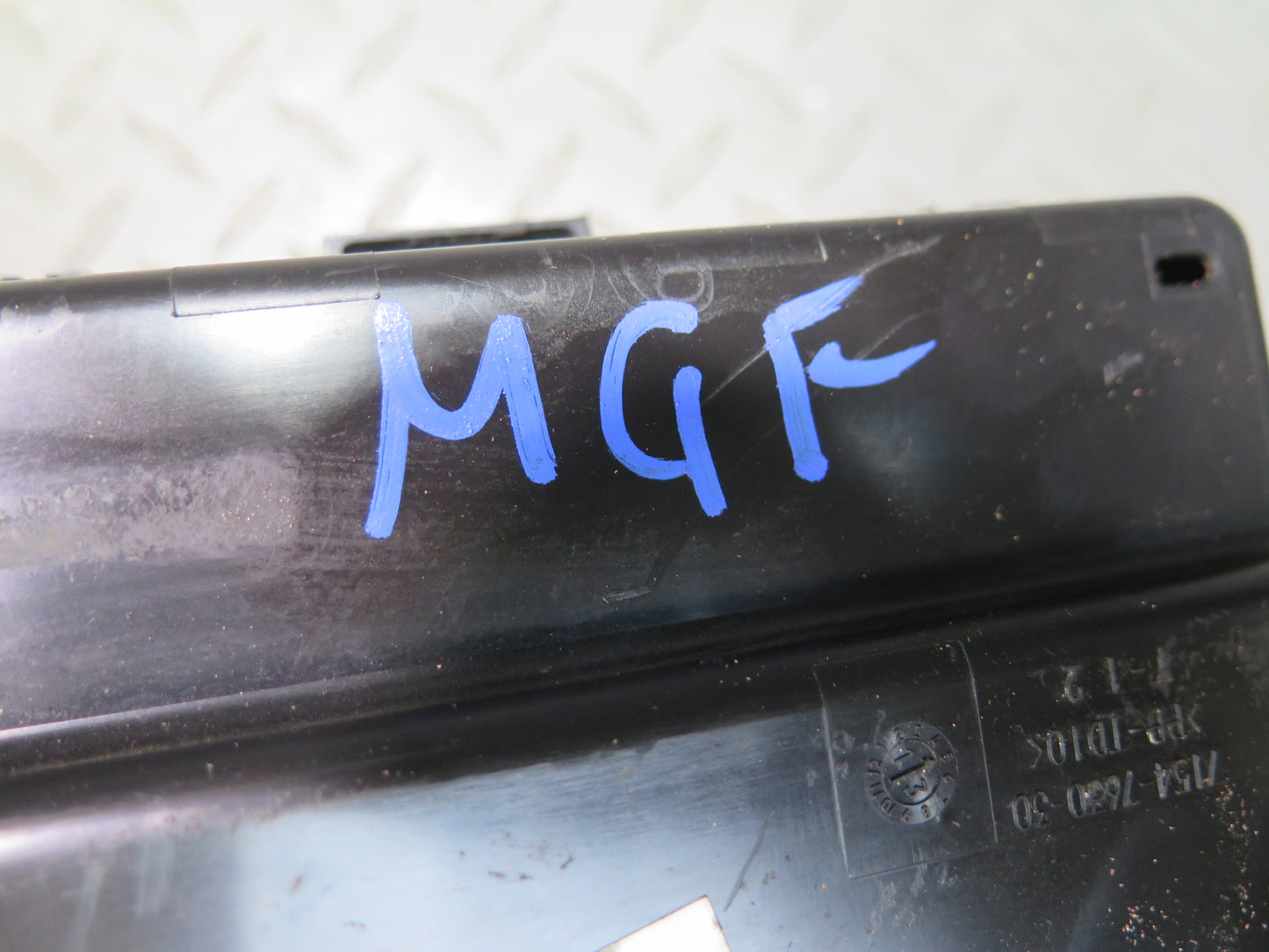 2014-2017 Maserati Ghibli M157 SQ4 Engine Bay Fuse Relay Junction Box