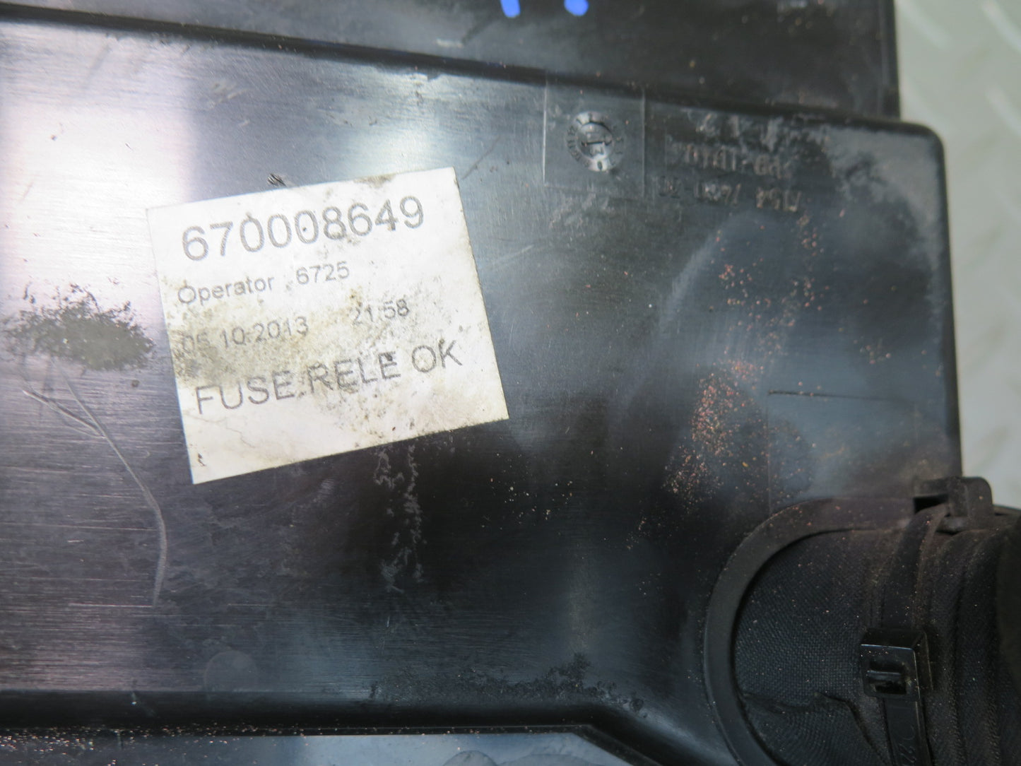 2014-2017 Maserati Ghibli M157 SQ4 Engine Bay Fuse Relay Junction Box