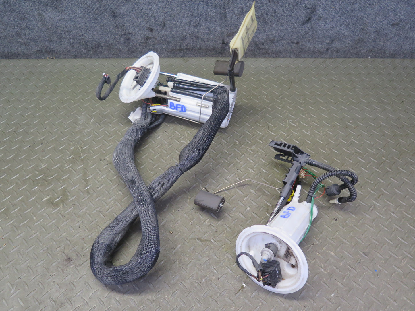 2006-2010 BMW E60 M5 S85 Fuel Pump Level Sensor Sending Unit Set of 2