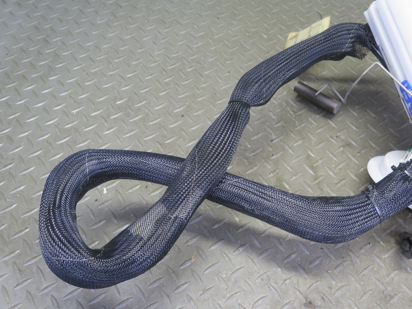 2006-2010 BMW E60 M5 S85 Fuel Pump Level Sensor Sending Unit Set of 2