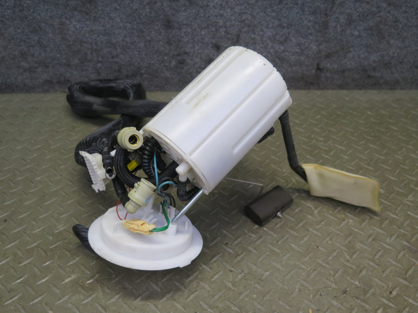 2006-2010 BMW E60 M5 S85 Fuel Pump Level Sensor Sending Unit Set of 2