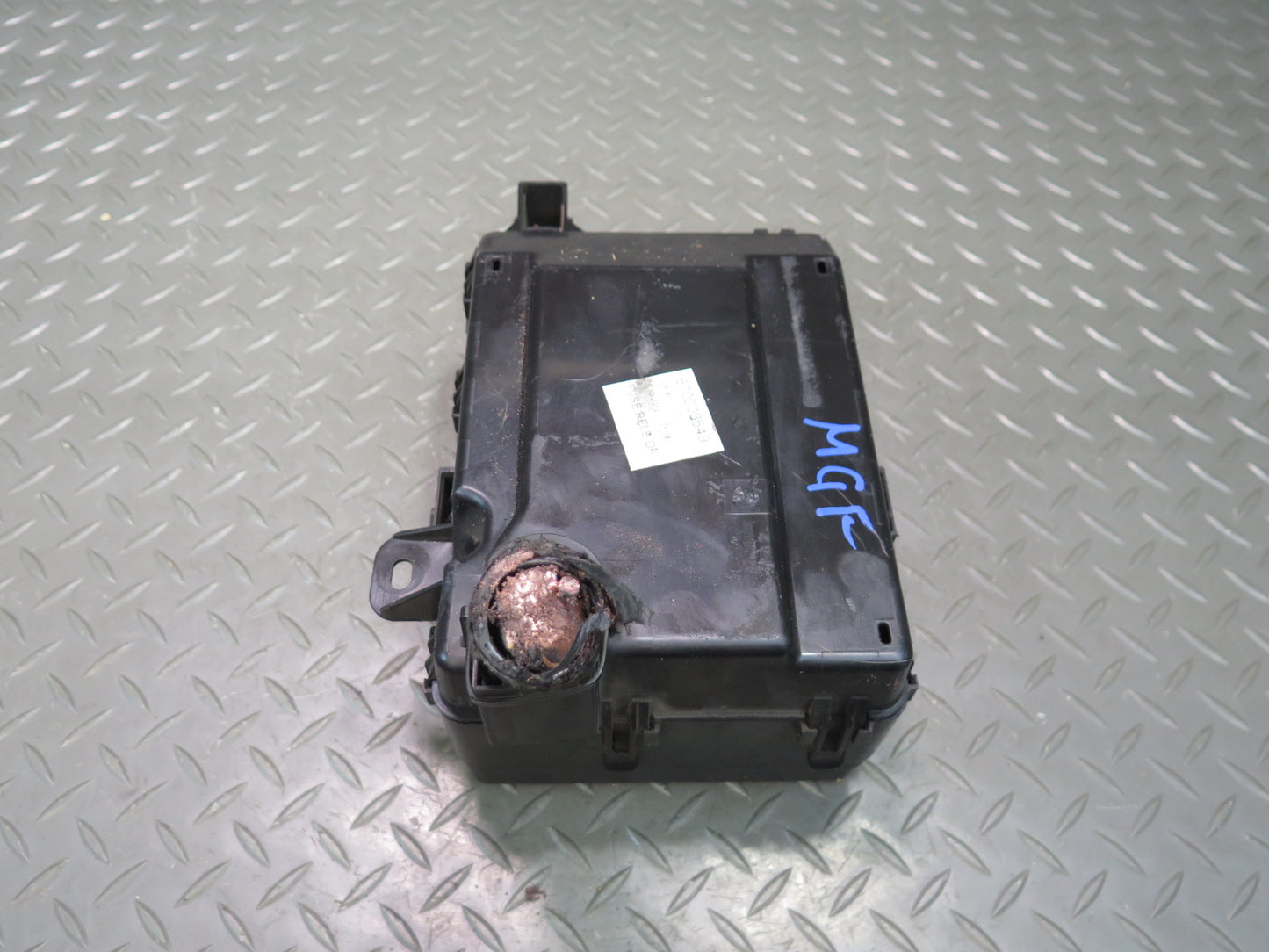 2014-2017 Maserati Ghibli M157 SQ4 Engine Bay Fuse Relay Junction Box