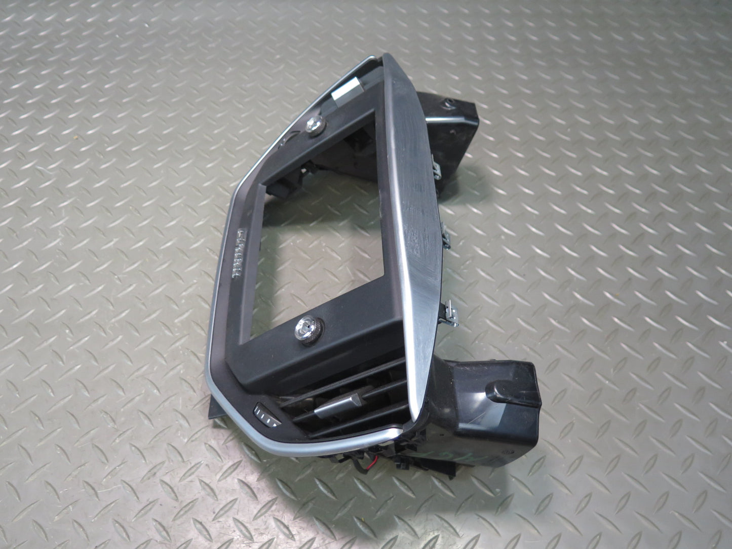 14-17 Maserati Ghibli M157 Dash Center Left Right A/C Air Vent Grille Bezel Set