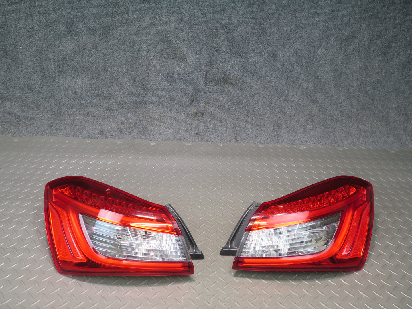 14-20 Maserati Ghibli M157 Rear Left Right Side Outer Trunk Tail Light Lamp Set