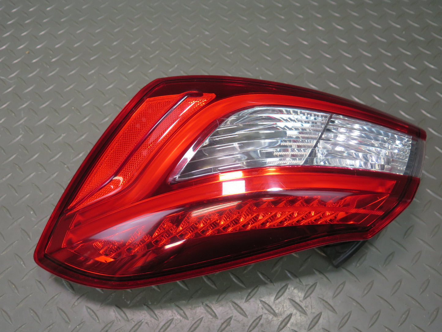 14-20 Maserati Ghibli M157 Rear Left Right Side Outer Trunk Tail Light Lamp Set