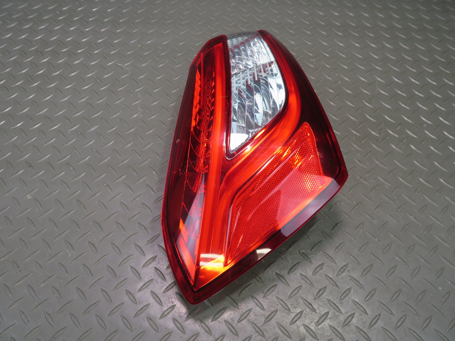 14-20 Maserati Ghibli M157 Rear Left Right Side Outer Trunk Tail Light Lamp Set