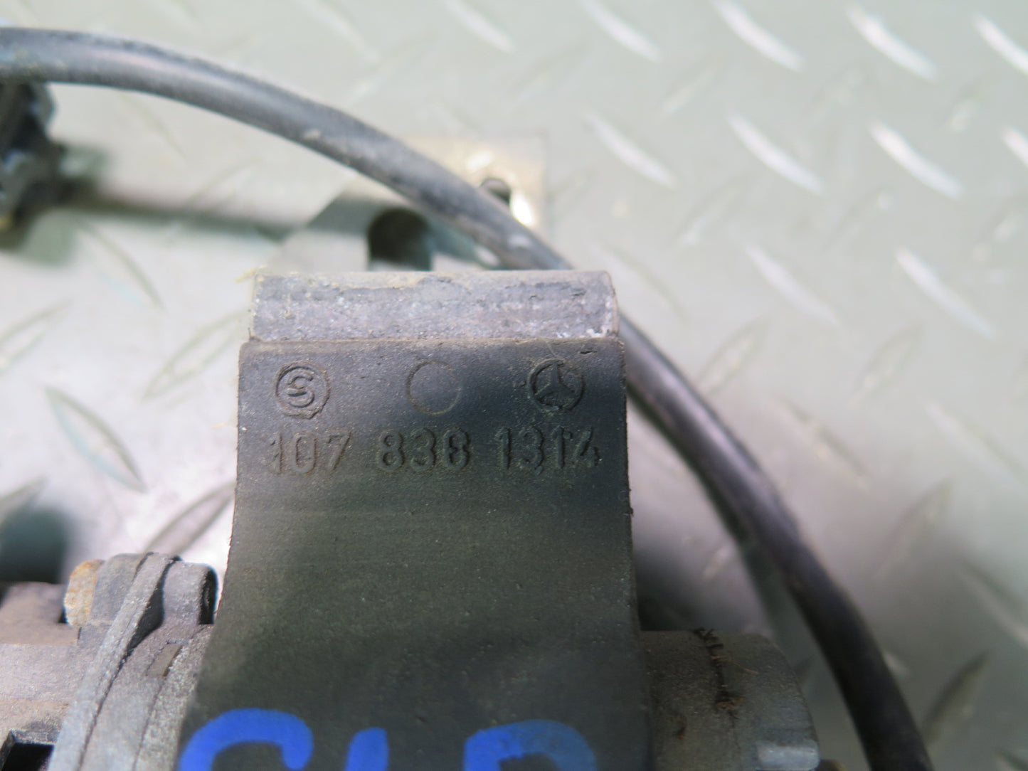 81-85 Mercedes R107 Secondary Auxiliary AUX Water & Heater Control Pump OEM