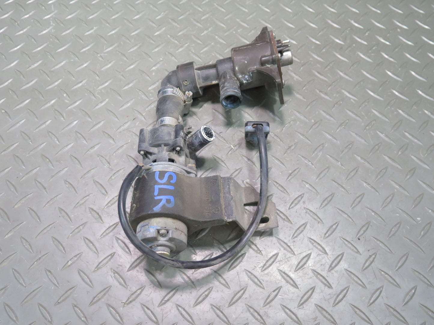81-85 Mercedes R107 Secondary Auxiliary AUX Water & Heater Control Pump OEM