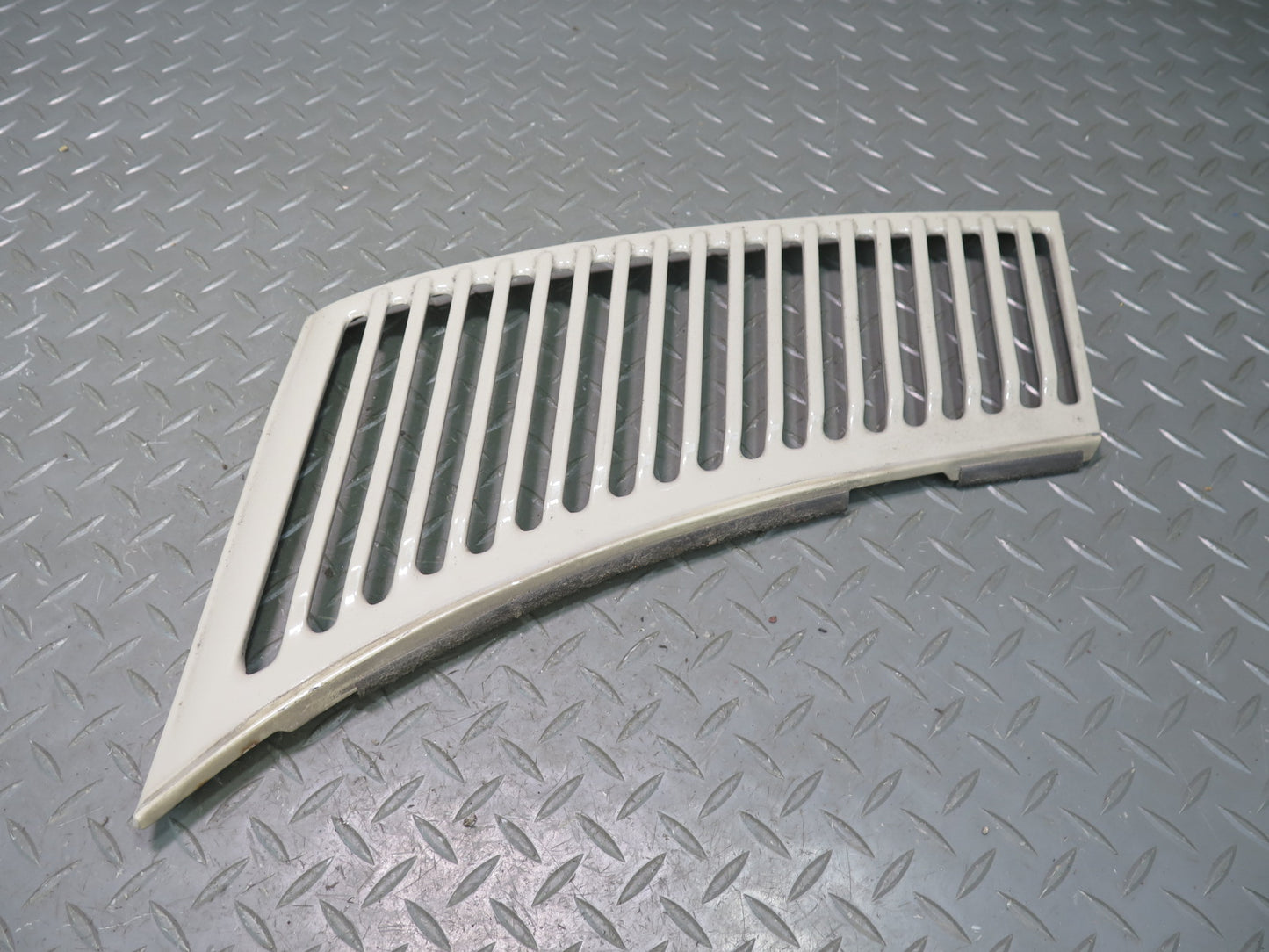 73-89 Mercedes R107 Front Left & Right Hood Cowl Vent Trim Grille Set Beige OEM