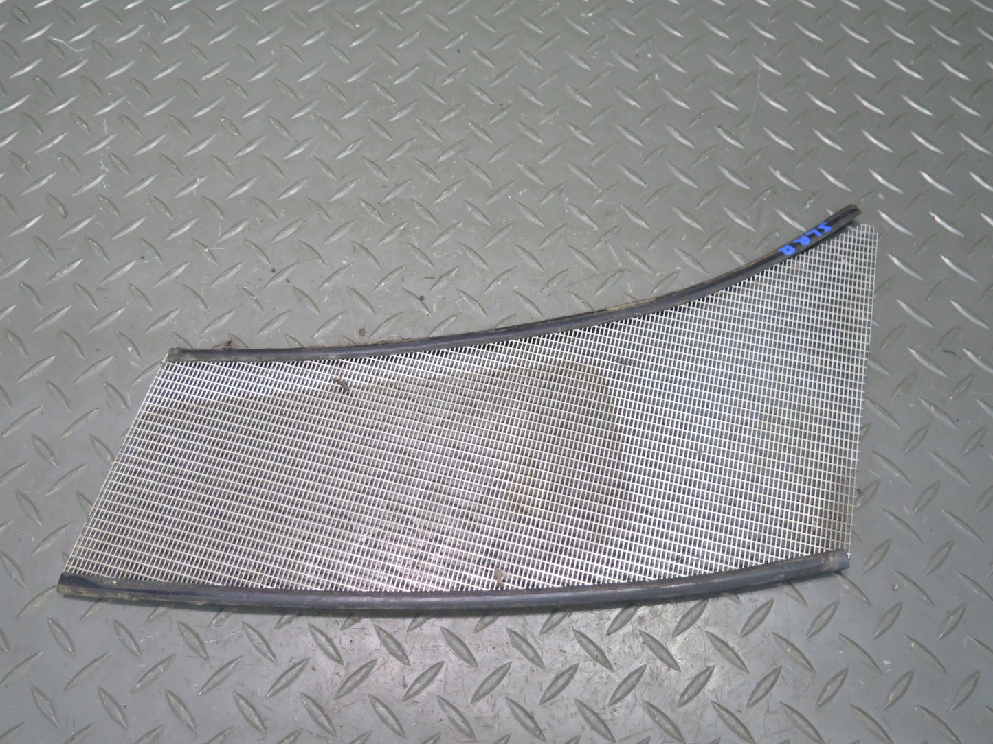 73-89 Mercedes R107 Front Left & Right Hood Cowl Vent Trim Grille Set Beige OEM