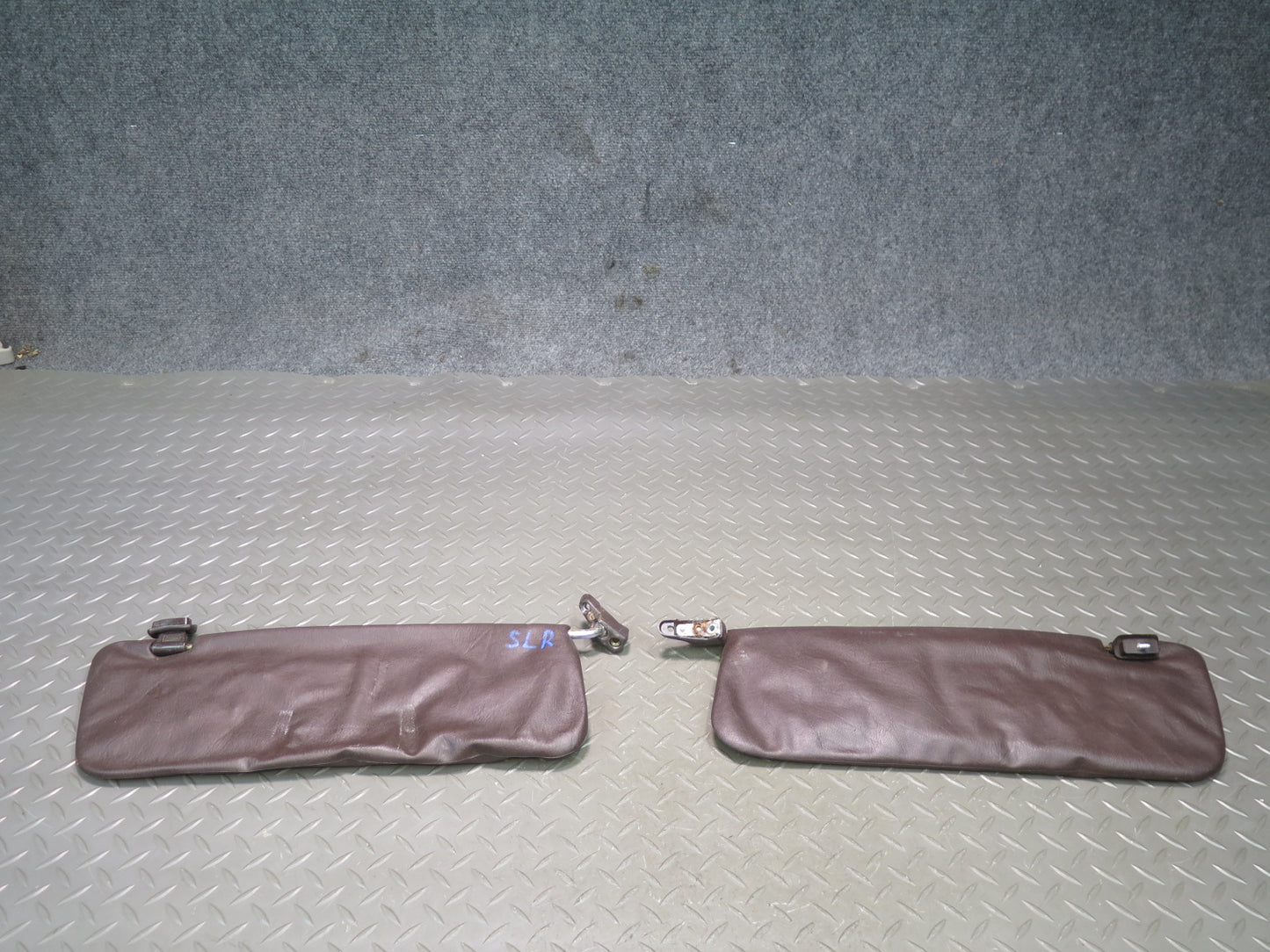 73-85 Mercedes R107 Sl-class Set of 2 Front Left & Right Sun Visor Brazil OEM