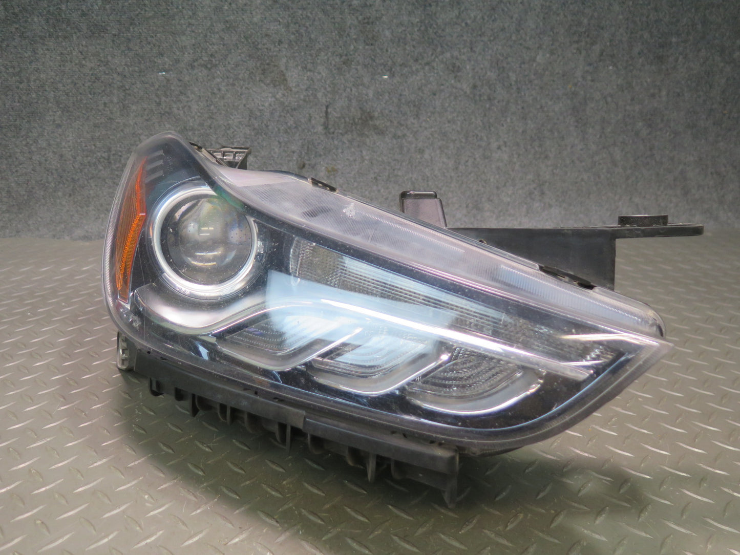 2014-2017 Maserati Ghibli M157 Right Pass Side Adaptive Xenon HID Headlight Lamp