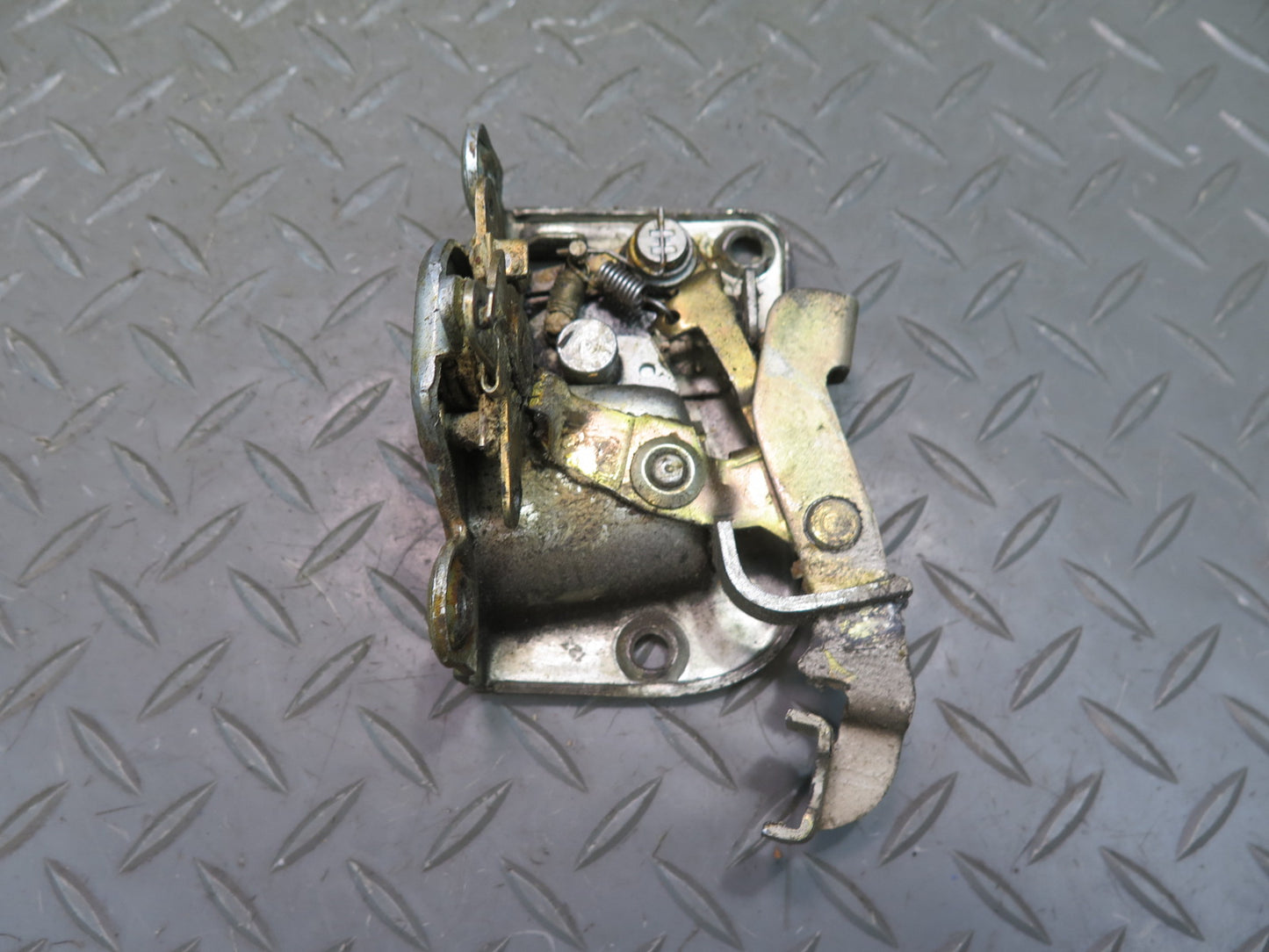 73-85 Mercedes R107 Front Right Passenger Door Lock Latch Actuator OEM