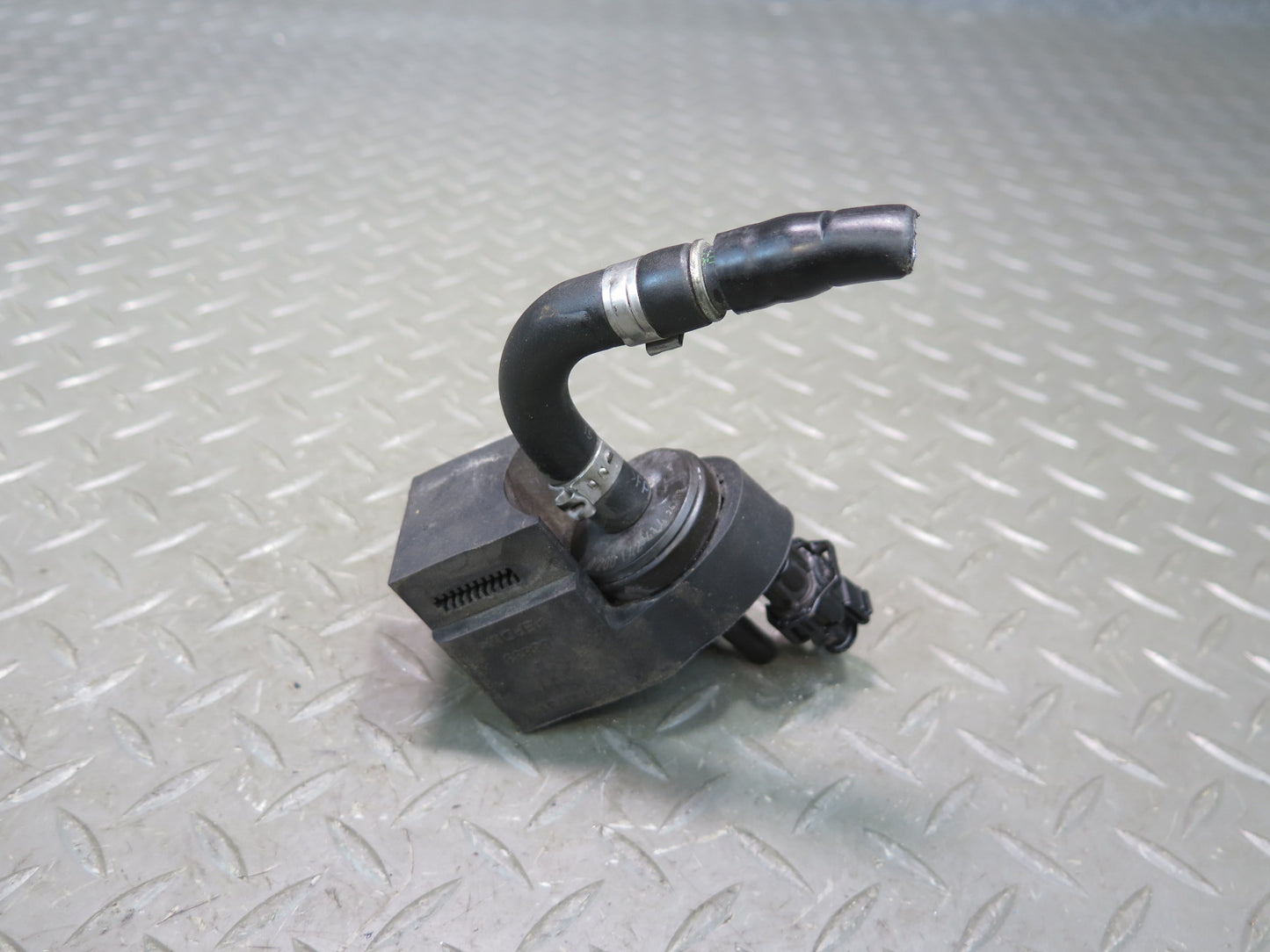 2014-2017 Maserati Ghibli M157 SQ4 Windshield Washer Valve Solenoid Actuator