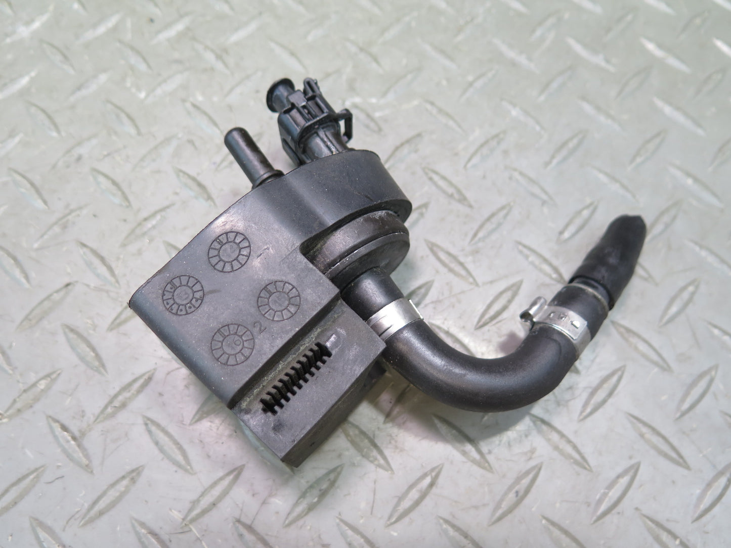 2014-2017 Maserati Ghibli M157 SQ4 Windshield Washer Valve Solenoid Actuator