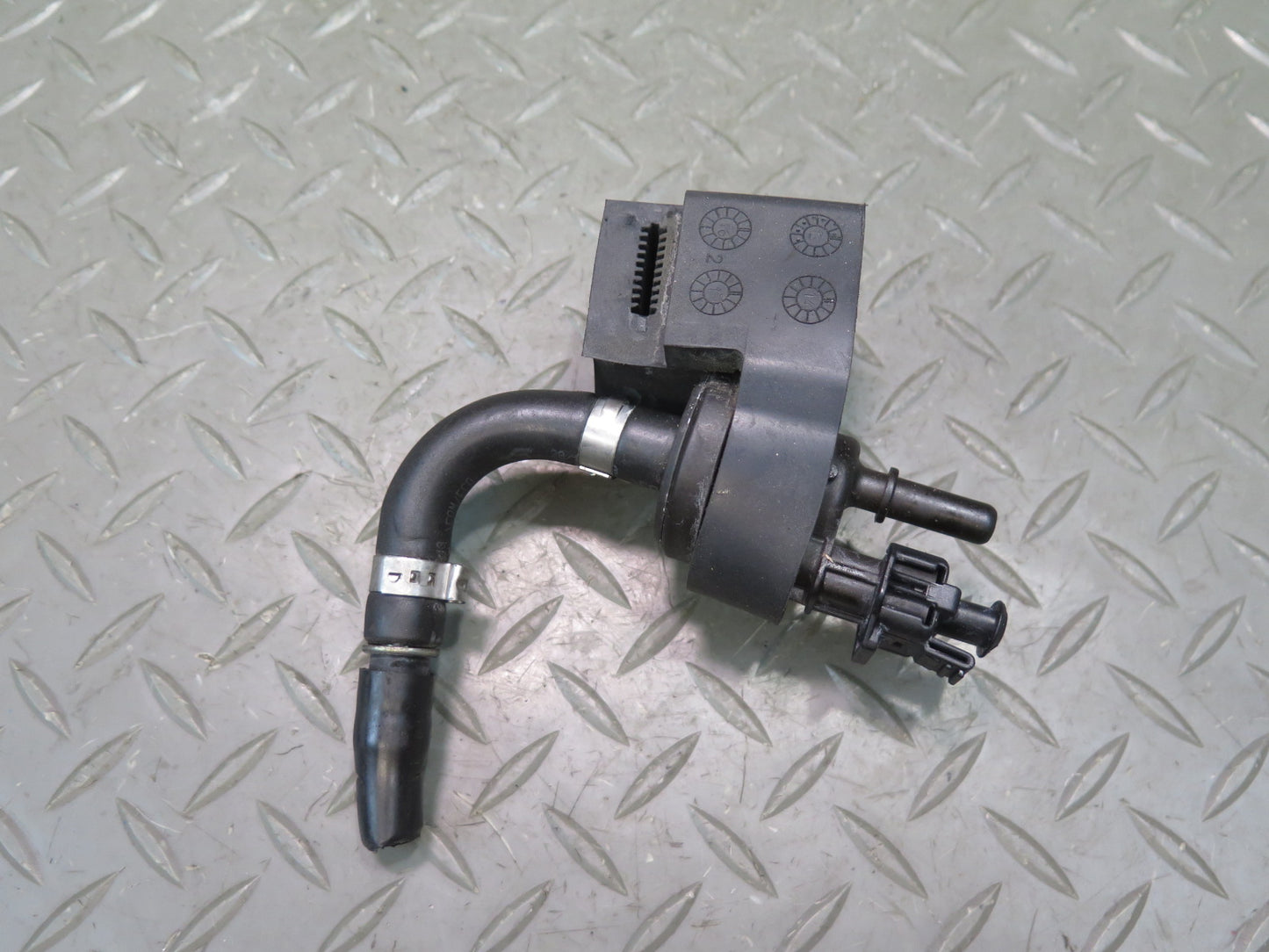 2014-2017 Maserati Ghibli M157 SQ4 Windshield Washer Valve Solenoid Actuator