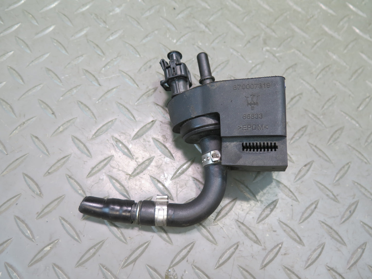 2014-2017 Maserati Ghibli M157 SQ4 Windshield Washer Valve Solenoid Actuator