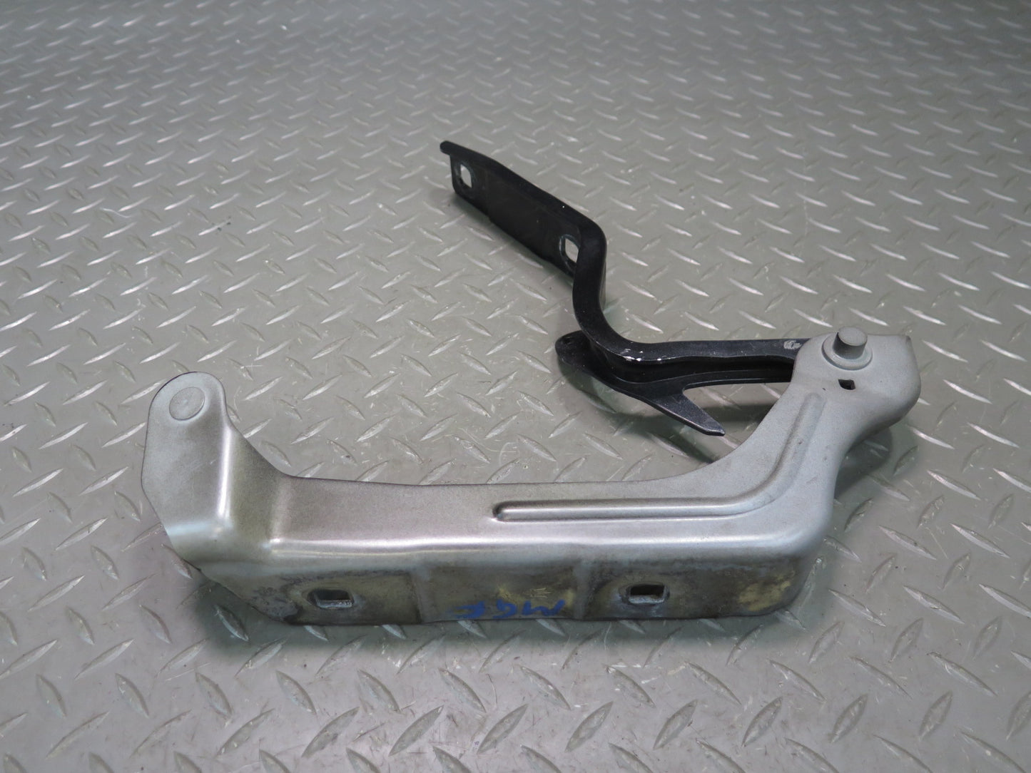 2014-2020 Maserati Ghibli M157 Left & Right Side Hood Bonnet Hinge Support Set