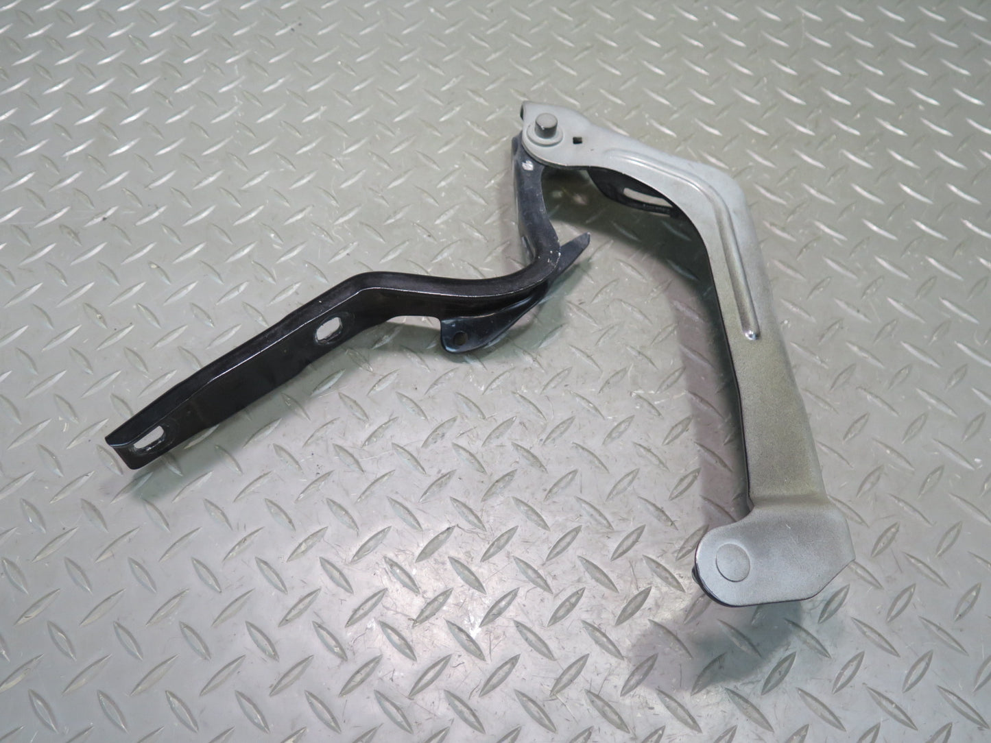 2014-2020 Maserati Ghibli M157 Left & Right Side Hood Bonnet Hinge Support Set