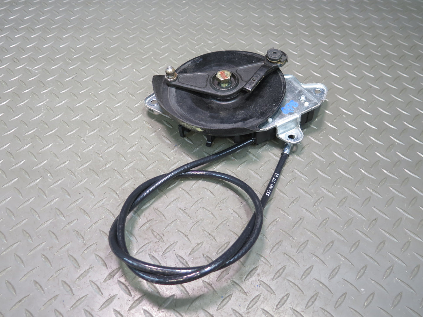 1997-2004 Porsche Boxster 986 TOP Roof Motor Lock Latch Mechanism