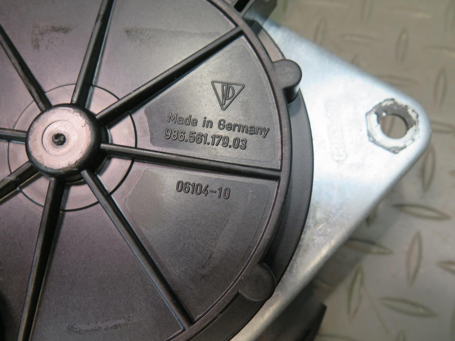 1997-2004 Porsche Boxster 986 TOP Roof Motor Lock Latch Mechanism