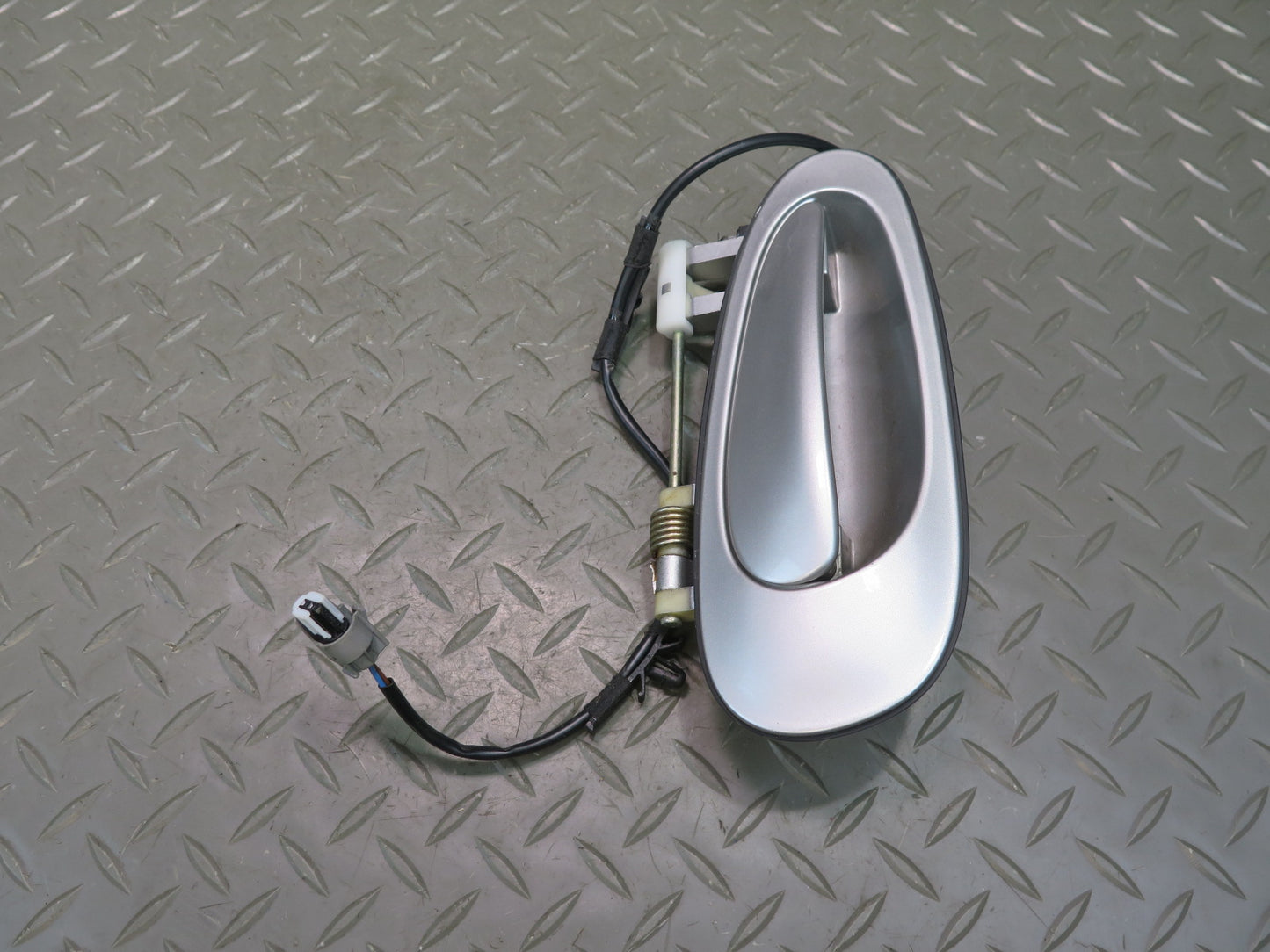 1997-2004 Porsche Boxster 986 Front Right Door Exterior Handle 99653706205