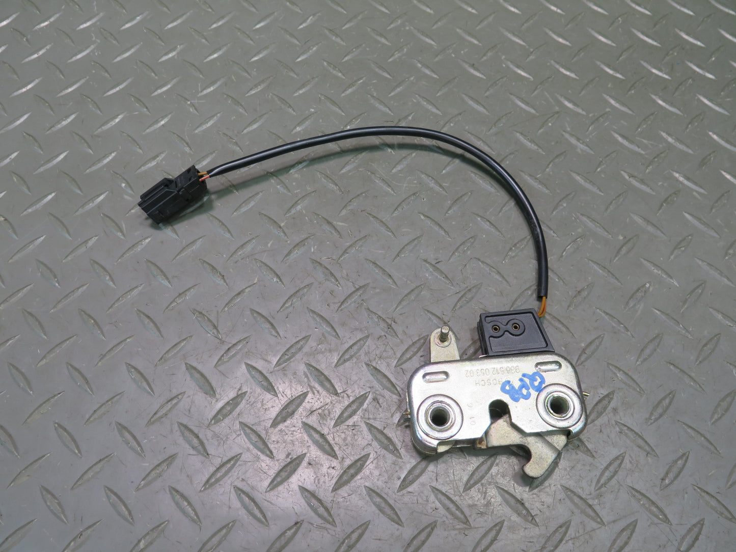 1997-2004 Porsche Boxster 986 Rear Trunk Lid Lock Latch 98651205302