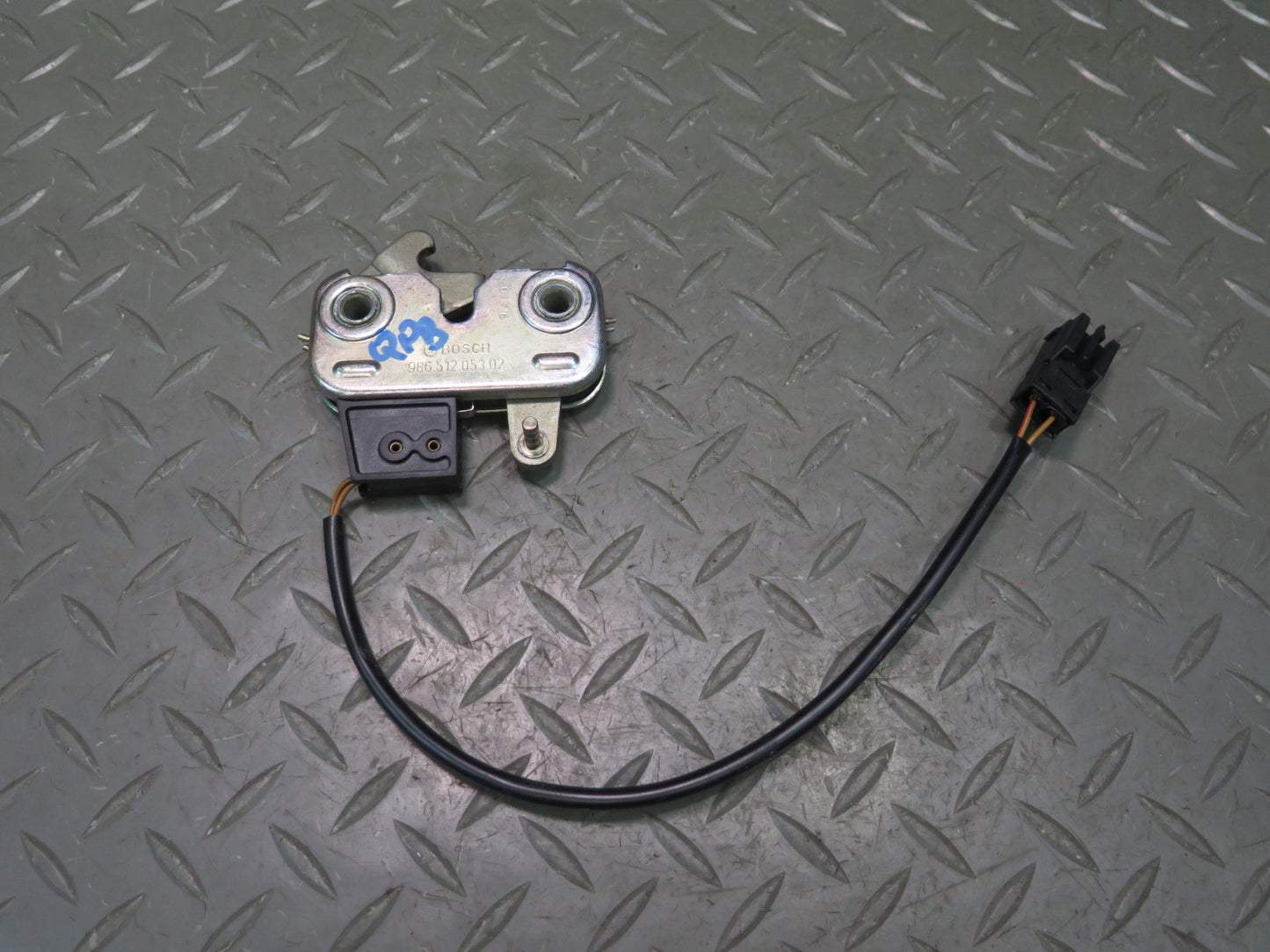 1997-2004 Porsche Boxster 986 Rear Trunk Lid Lock Latch 98651205302