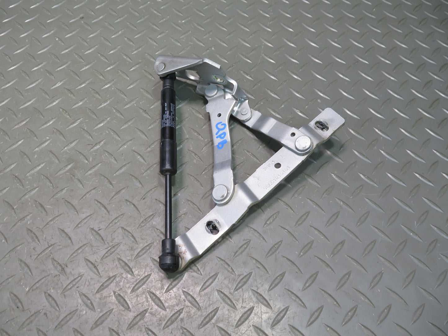 1997-2004 Porsche Boxster 986 Rear Trunk Lid Hinge Bracket Support Set of 2