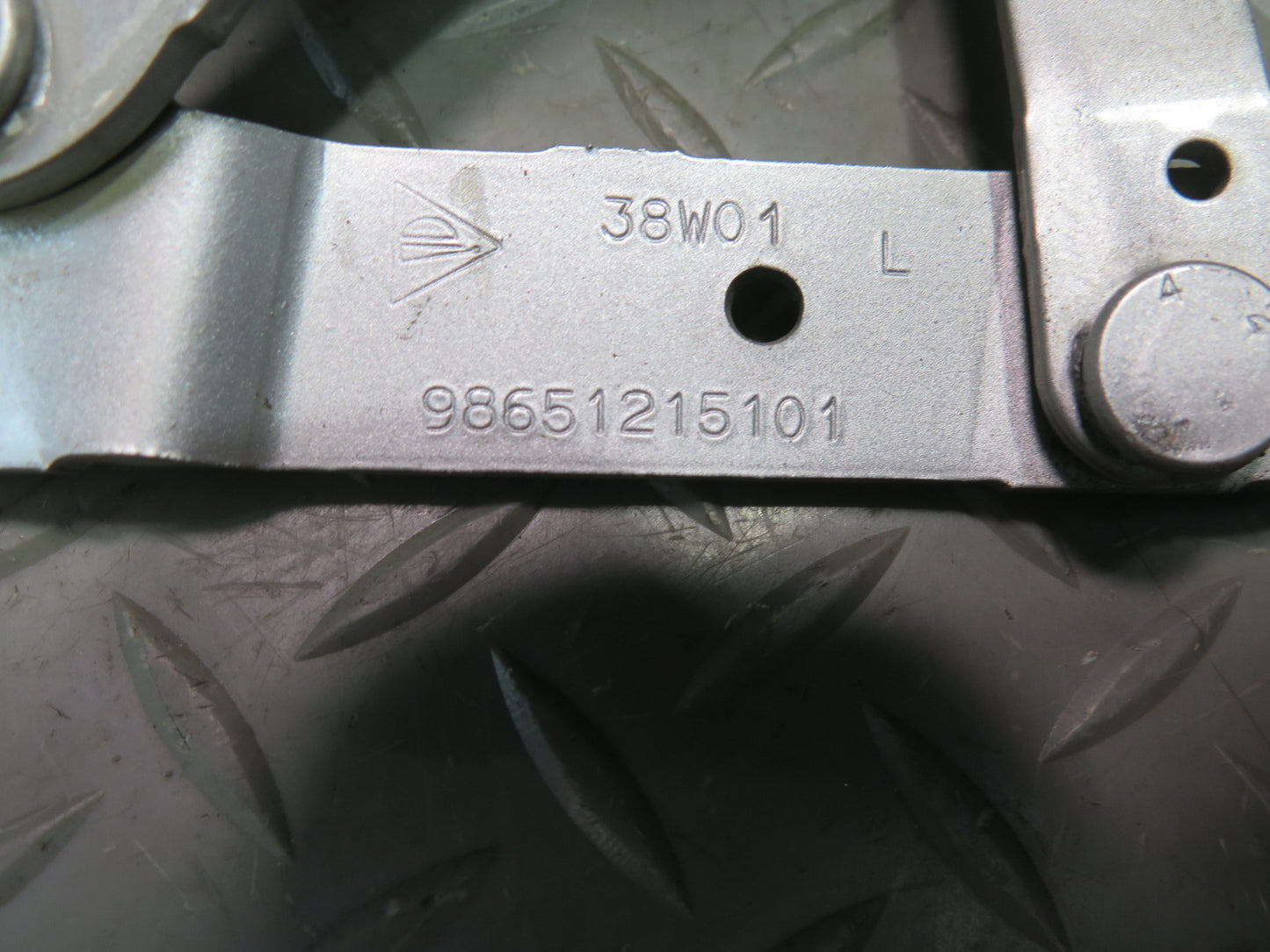 1997-2004 Porsche Boxster 986 Rear Trunk Lid Hinge Bracket Support Set of 2