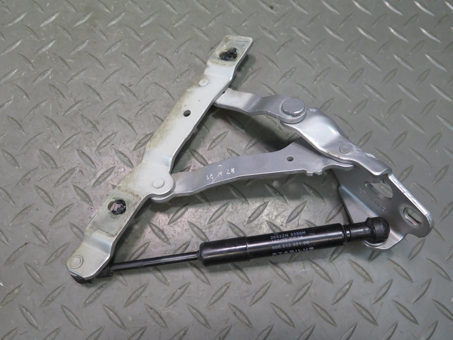 1997-2004 Porsche Boxster 986 Rear Trunk Lid Hinge Bracket Support Set of 2