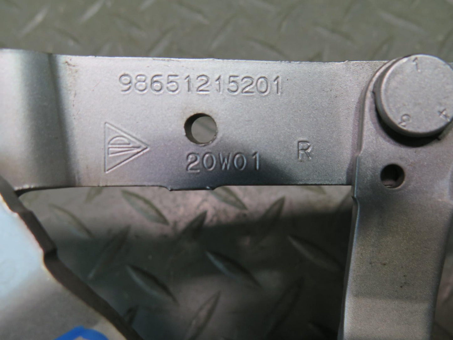 1997-2004 Porsche Boxster 986 Rear Trunk Lid Hinge Bracket Support Set of 2