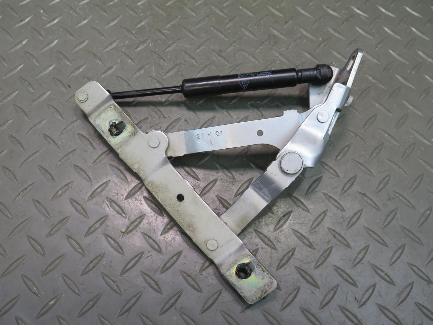 1997-2004 Porsche Boxster 986 Rear Trunk Lid Hinge Bracket Support Set of 2