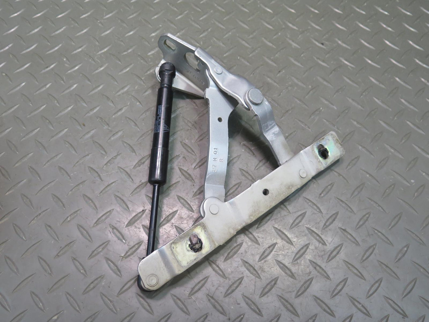 1997-2004 Porsche Boxster 986 Rear Trunk Lid Hinge Bracket Support Set of 2