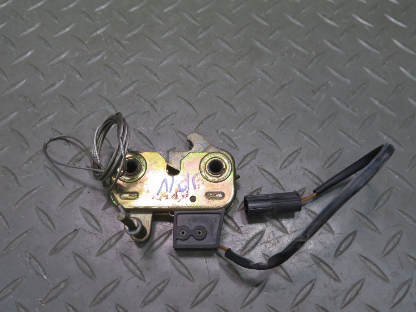 1999-2004 Porsche 911 996 Rear Trunk Lock Latch Actuator Motor
