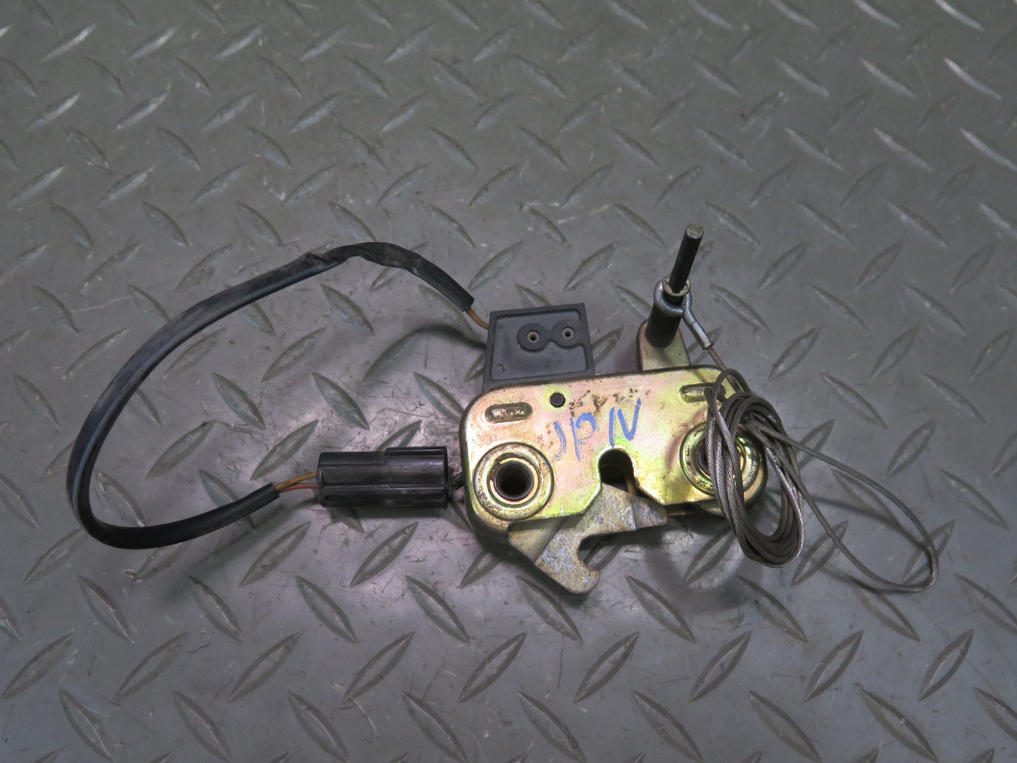 1999-2004 Porsche 911 996 Rear Trunk Lock Latch Actuator Motor