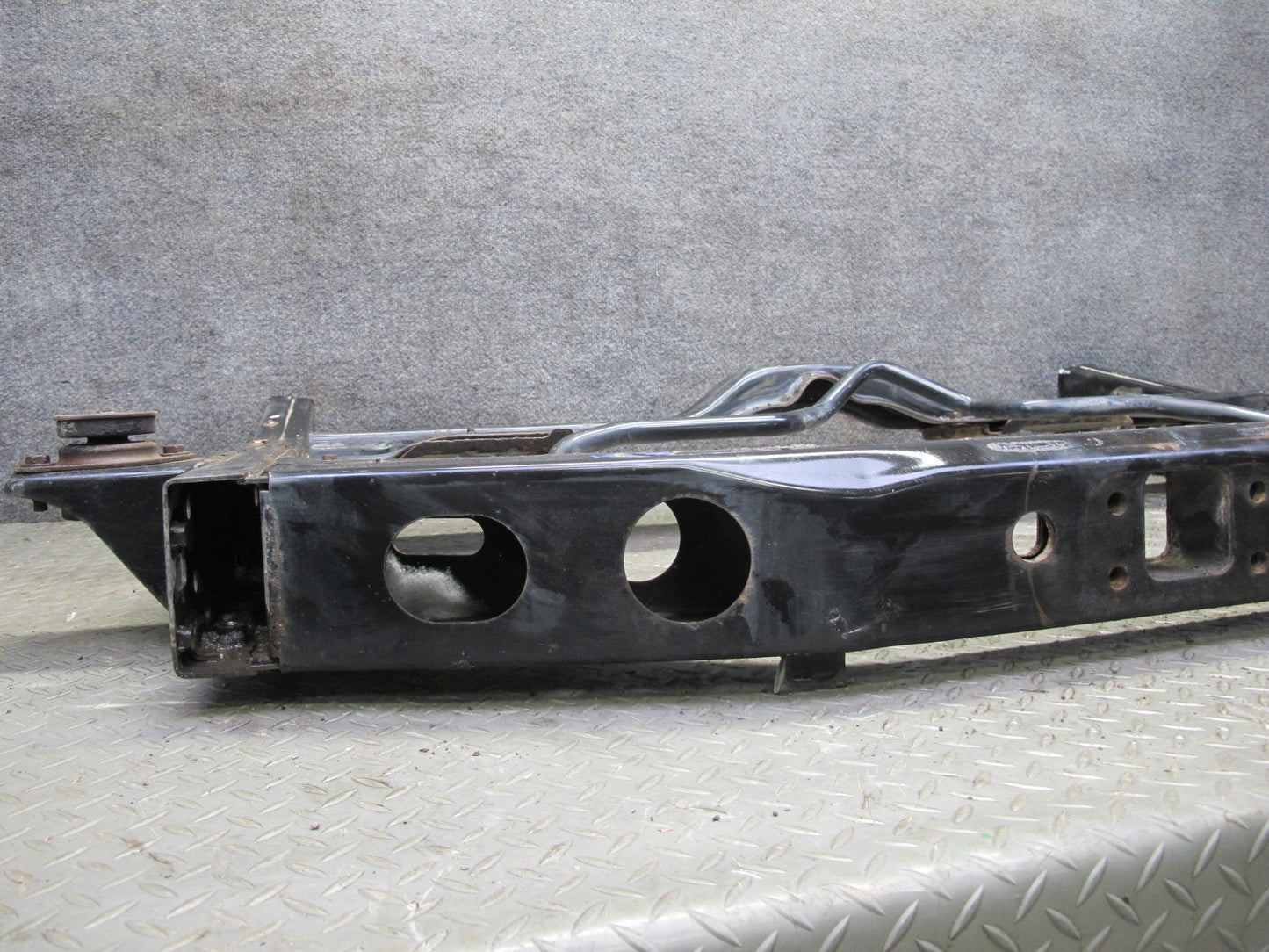 2003-2004 Lexus UZJ100L LX470 Rear Cradle Crossmember Frame