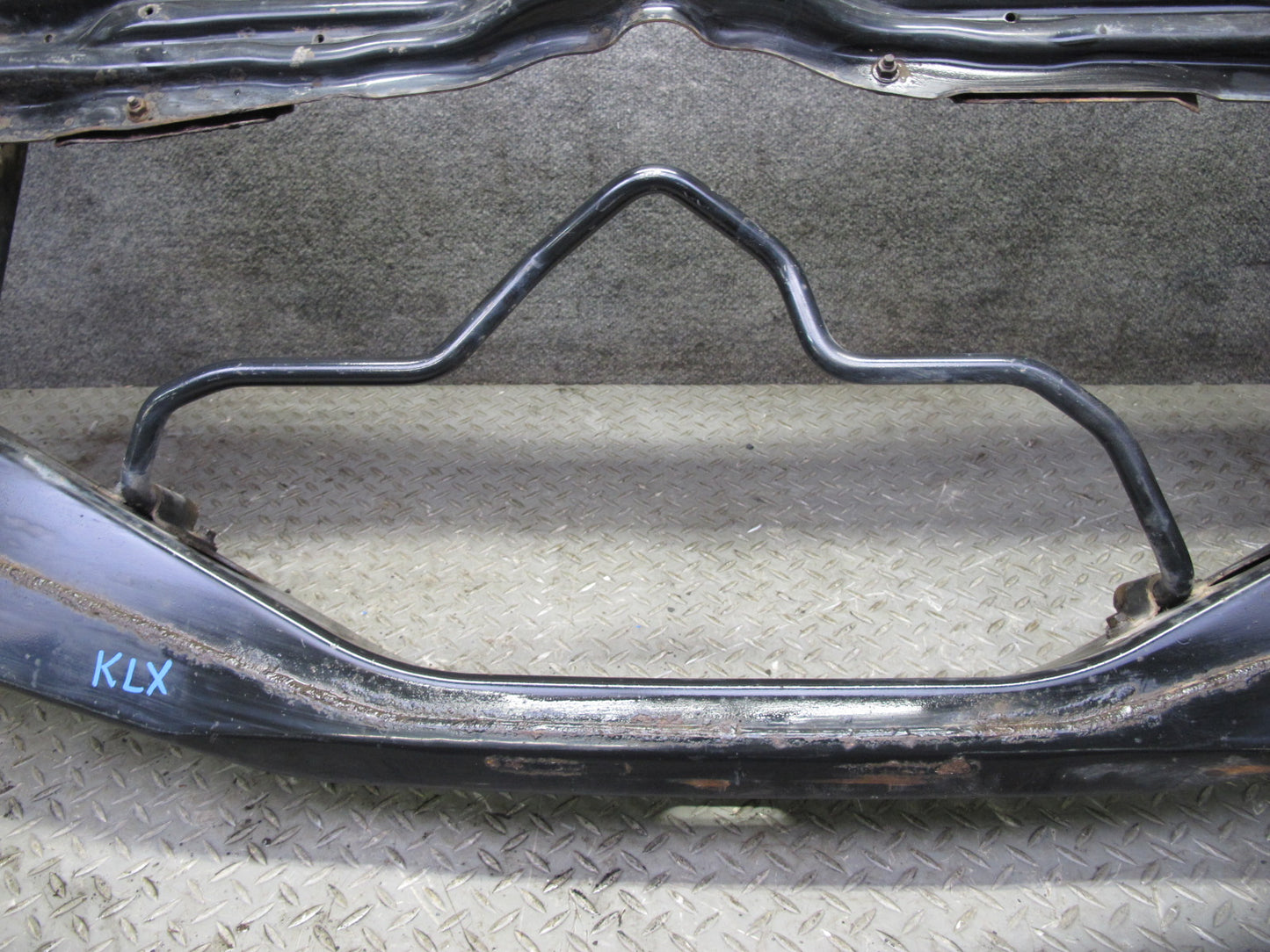 2003-2004 Lexus UZJ100L LX470 Rear Cradle Crossmember Frame