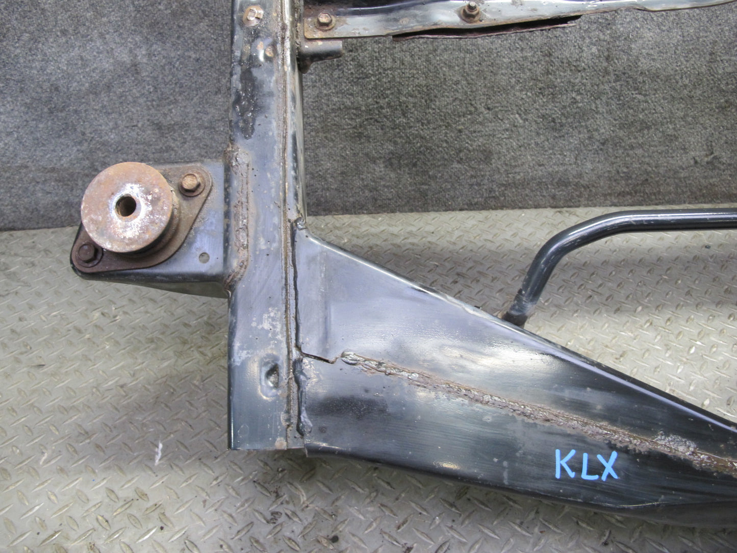 2003-2004 Lexus UZJ100L LX470 Rear Cradle Crossmember Frame